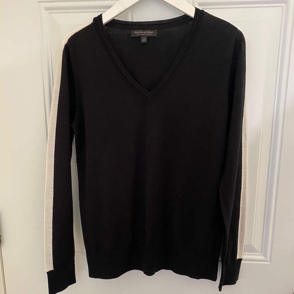 Banana Republic merino wool sweater size small